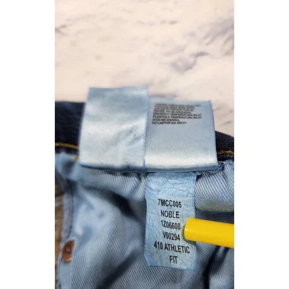 Lucky Brand MENS SIZE 40X30 Jeans Dark Blue 410 Athletic Straight Denim Stretch - Picture 11 of 15